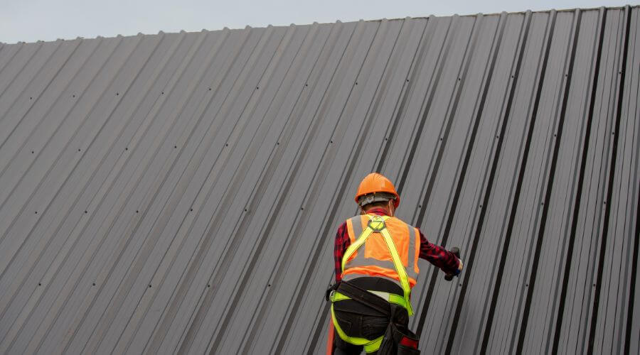 Expert Emergency Roof Repairs services in Cedar, MI